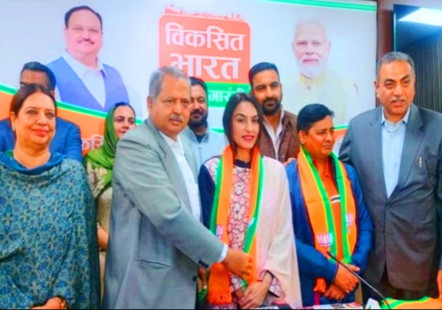 Chandigarh Congress Councillor Gurbax Rawat Joins BJP Before Mayor Election