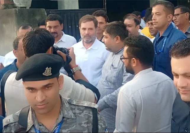 Congress MP Rahul Gandhi Visit Ghogripur Karnal Meet America Amit Family