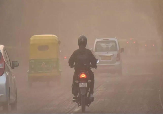 Delhi Govt Offices Timing Staggered For Reduce Traffic Pollution