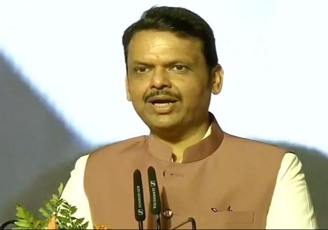 Devendra Fadnavis Takes Maharashtra CM Oath Shinde Pawar Deputy CM