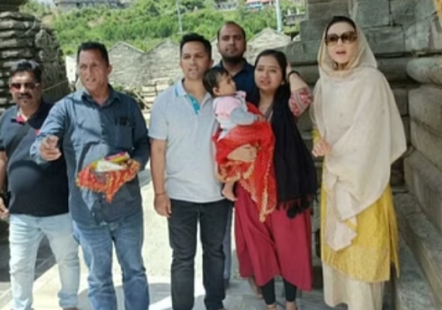 Preity Zinta reached Hatkoti temple to offer prayers