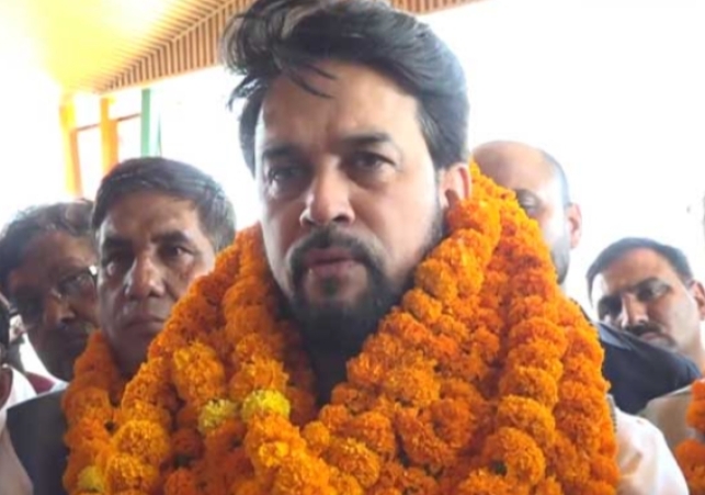 Anurag Thakur took part in the program held at Mahavatar Baba Ji's Kamdhenu Gaushala in village Thaplan of Gagret Assembly constituency. He also took stock of the shooting range