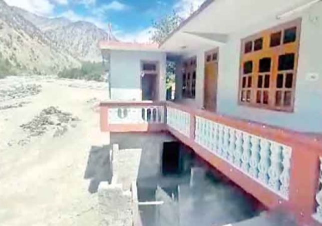 Due to the Fear of Floods, people left their Homes in Kinnaur, due to the Increase in the Water Level in the River, the Migration of Peoople from Rushklang Village.