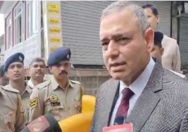 The incident of blast in Mall Road of the capital Shimla yesterday is being viewed with suspicion, SIT constituted to investigate the blast, DGP Kundu reached the spot.