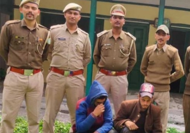 Forest department cracked down on smugglers involved in illegal trade of herbs in Lahul valley, arrested 5 people.