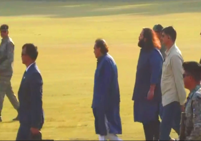 Indian Billionaire Mukesh Ambani reached Mahakumbh along with Family