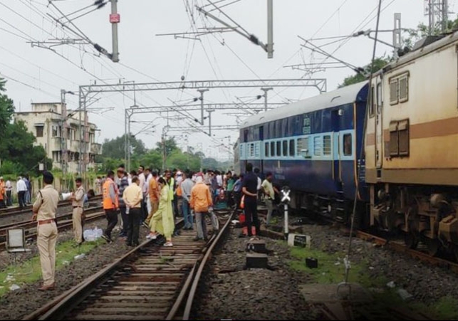 Indore Jabalpur Express Two Coaches Derailed in Jabalpur Madhya Pradesh