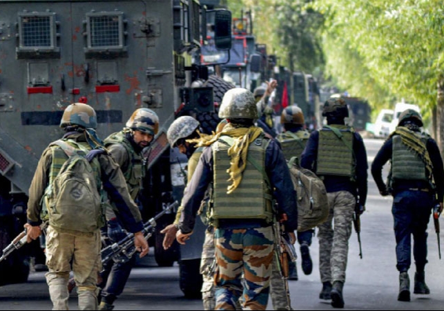 Jammu-Kashmir Terrorists Vs Indian Army Encounter in Doda Soldiers Injured