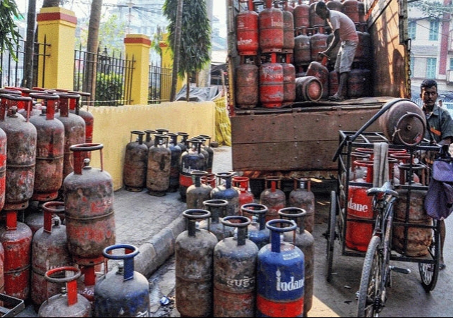 LPG Cylinder Price Hike 1 Oct 2024 Before Diwali News Latest