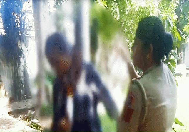 Ladies Police Beat Up Girls In Punjab