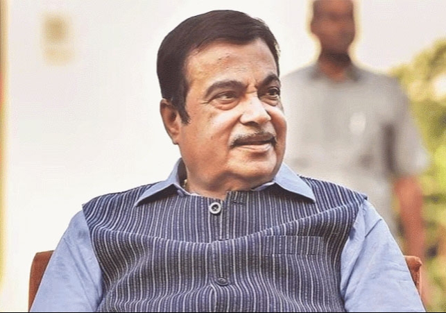 Nitin Gadkari Says Everyone is Unhappy in Politics Also Chief Minister