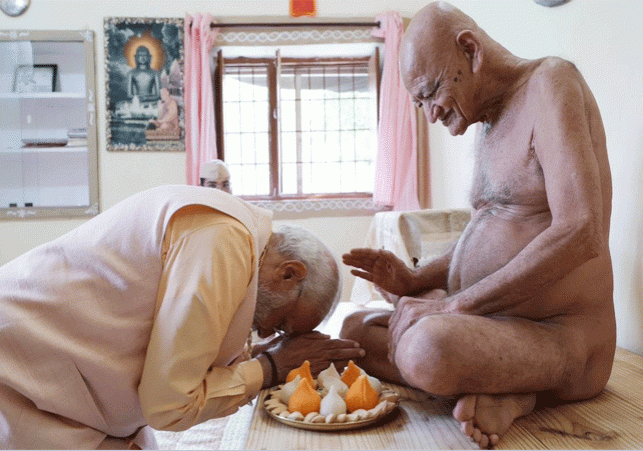 PM Modi at Chandragiri Jain Mandir Take Blessings of Jain Muni Vidyasagar