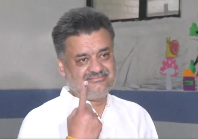  Panchkula Chander Mohan Casts His Vote Haryana Chunav 2024 Voting LIVE