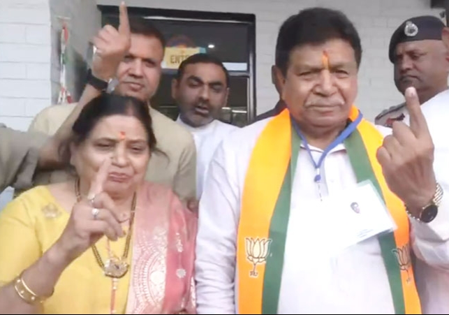 Panchkula Gian Chand Gupta Casts His Vote Haryana Chunav 2024 Voting LIVE