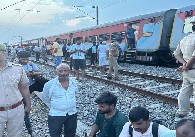 Sabarmati Express Train Derailed Near Kanpur Uttar Pradesh News