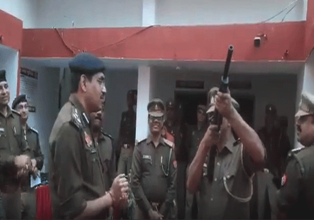 UP Police SI Viral Video