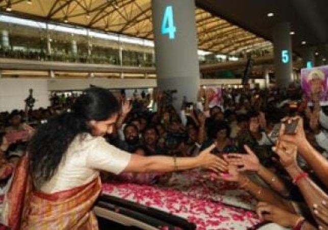 Kavitha reached Hyderabad