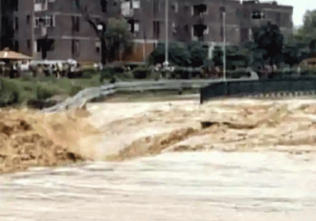 Rain wreaks havoc in Tricity, National Highway washed away