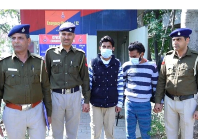 Police Arrested two Vicious accused who Robbed Mobile