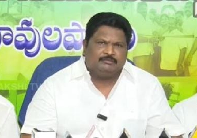 Jaggi Reddy condemns targeting of YS Jagan