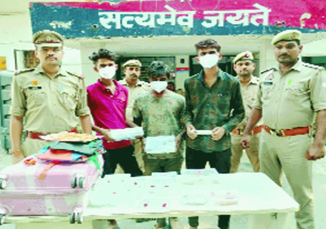 3 arrested for breaking the locks of houses and stealing gold and silver items recovered