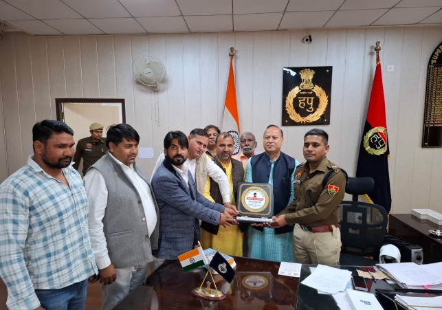 Palwal DC and SP were honoured with Samaj Ratna Award