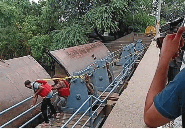 Gate of Sukhna Lake opened again