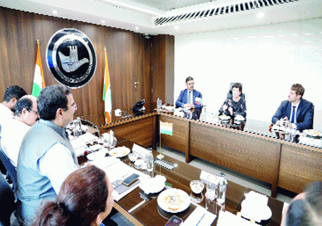 Meeting held between Czech Republic delegation and UT administration