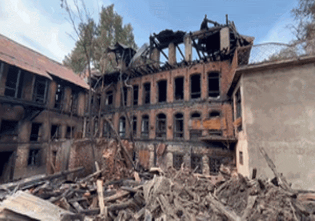 Four houses of Kashmiri Pandits burnt to ashes in Mattan area of ​​Anantnag