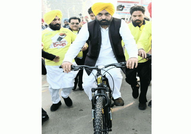 The country's biggest cycle rally took place in Ludhiana under the leadership of the Chief Minister to break the back of drug addiction