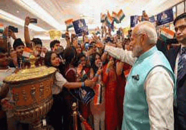 Modi received grand welcome on reaching Moscow