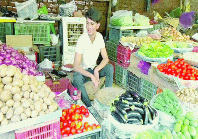 With the arrival of monsoon, the prices of vegetables increased, the smell of tadka in the kitchen r