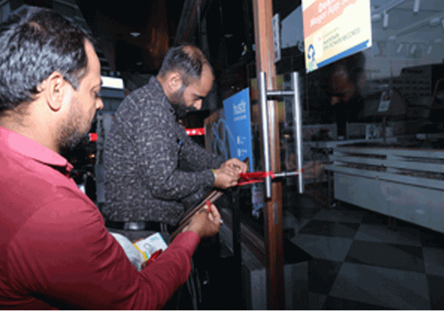 Noida Authority sealed commercial building of Sector 18, Rs 21 crore was outstanding