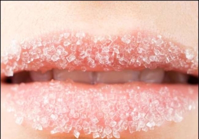 Summer Lip Care: होठों से डेड स्किन हटाने के लिए जरूर ट्राई करें ये लिप स्क्रब