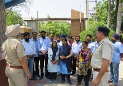 ट्रैफिक पुलिस का स्कूलो को लेकर विशेष जागरुकता अभियान । 