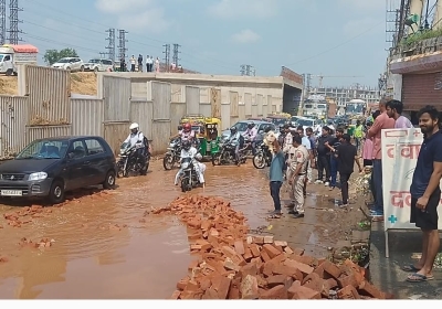 Drivers Struggled with Traffic Jam