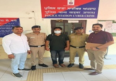 chandigarh crime पुलिस ने जॉब ऑफर के नाम पर धोखाधड़ी करने वाले शातिर किए काबू