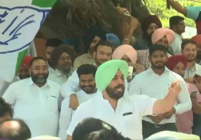 Navjot Sidhu and Youth Congress President Dhillon clashed in Chandigarh, see the reason