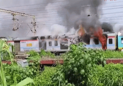 Gujarat Humsafar Express Fire Video All Passengers Safe