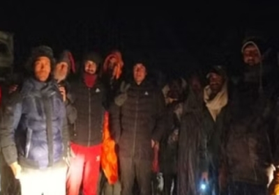 9 laborers who were safely rescued from shinkula pass 