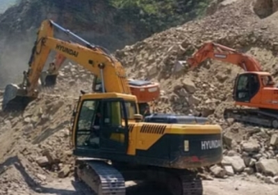 National Highway closed due to mountain crack near Charmeel on Mandi Pandoh road