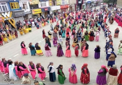 Mahanati on Malrod, 250 women dance together, see amazing pictures