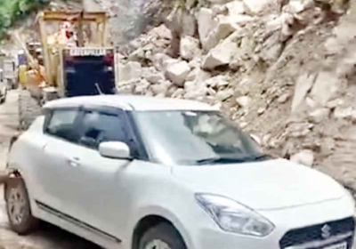 Traffic restored near seven miles on Mandi-Kullu NH after a week, 45 Lakhs Spent, blasted 32 Times in Three Days to Break Rocks