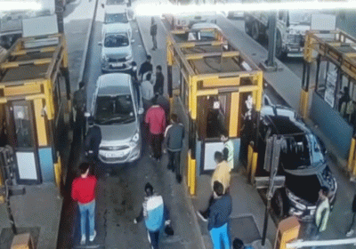 Bullies beat up at toll plaza