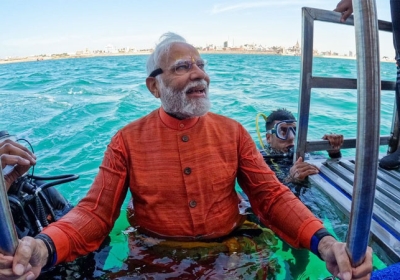 PM Modi Old Dwarka Darshan In Ocean Gujarat News Update