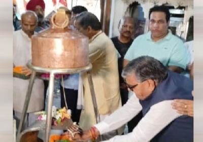 Punjab Newly Appointed Governor Gulab Chand Kataria In Shiv Mandir