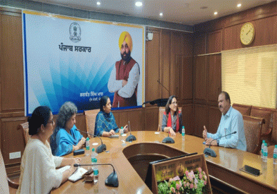 Dr. Baljit Kaur held a meeting with the Rural and Panchayat Department for the construction of Angan