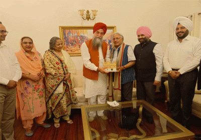 Canadian leader Ujal Dosanjh meeting with Assembly Speaker Kultar Singh Sandhwan